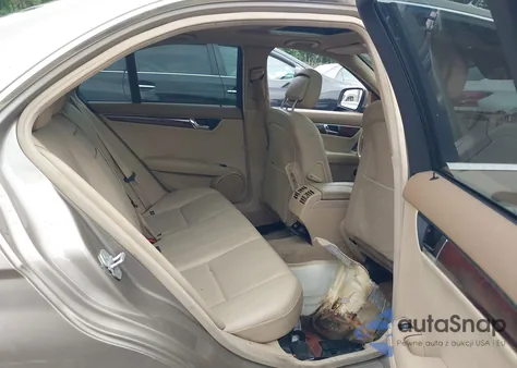 2008 Mercedes-Benz C 300 Luxury 4Matic/Sport 4Matic из США, поврежденный, VIN WDDGF81X38F113155